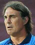  卡洛斯·马佐拉