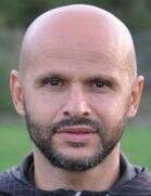 瓦利德·艾库尔