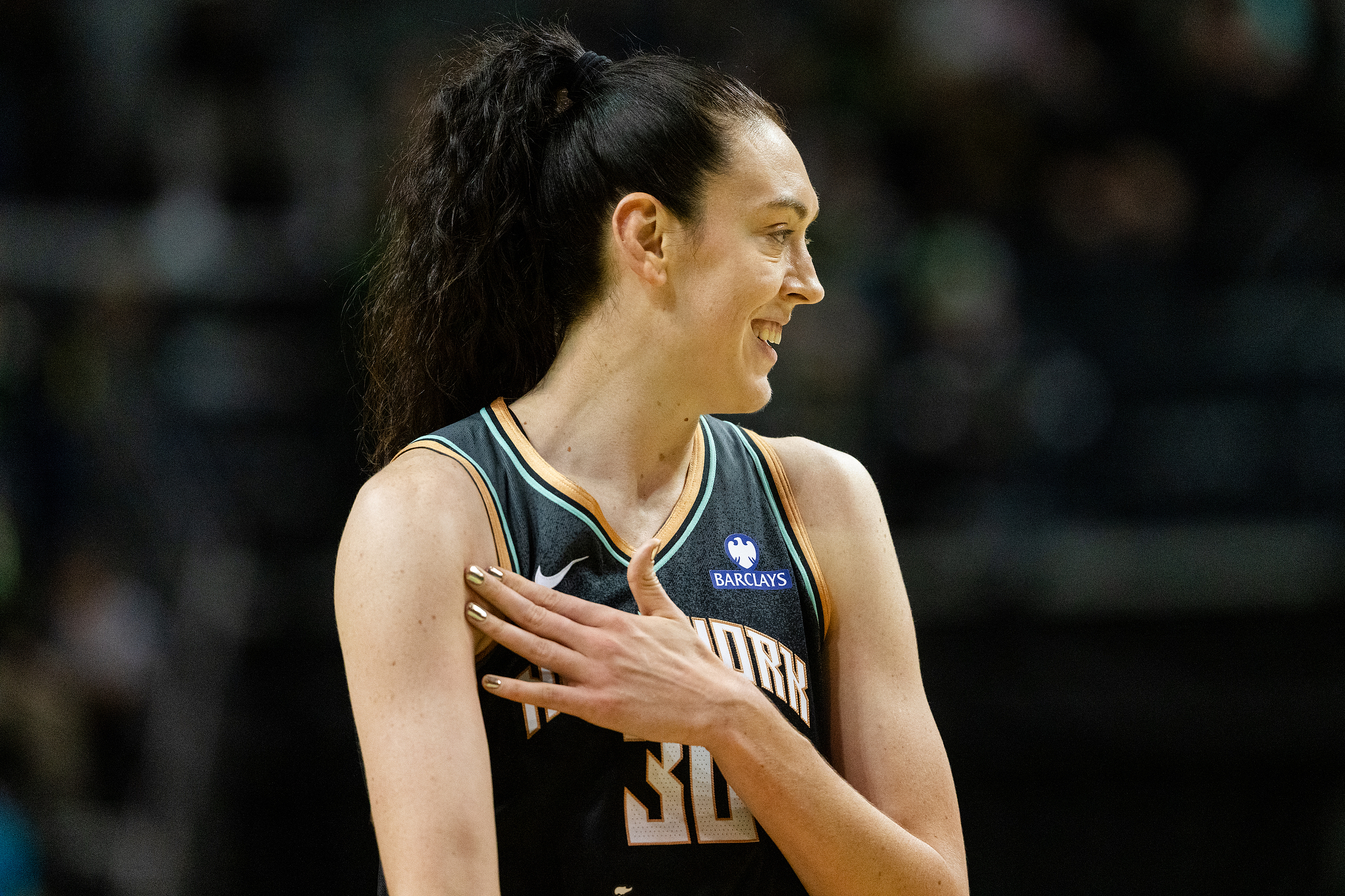 斯图尔特荣膺总裁杯MVP，WNBA历史首位多次获奖得主