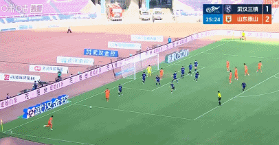 阿德里亚诺手球送点，克雷桑主罚命中，泰山3-1三镇