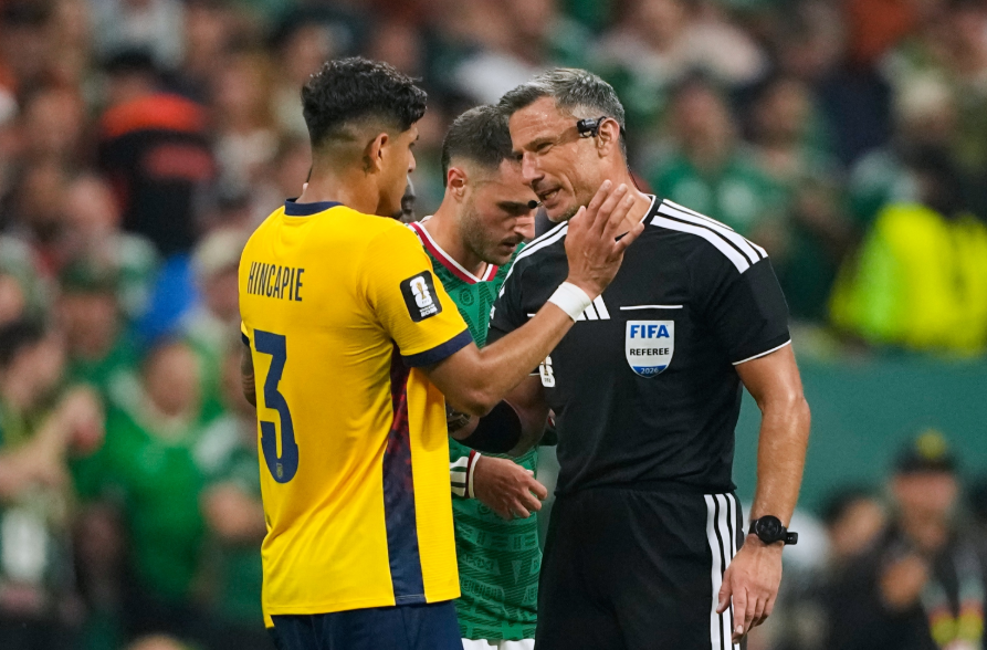 墨西哥战厄瓜多尔补水争议,FIFA官网声明删除
