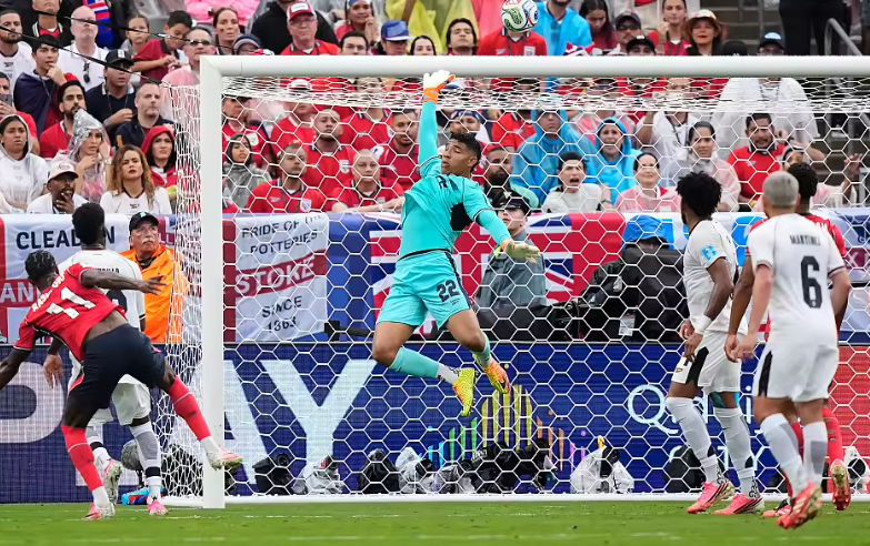 英格兰2-0轻取巴拿马，后者成世界杯唯一零进球球队