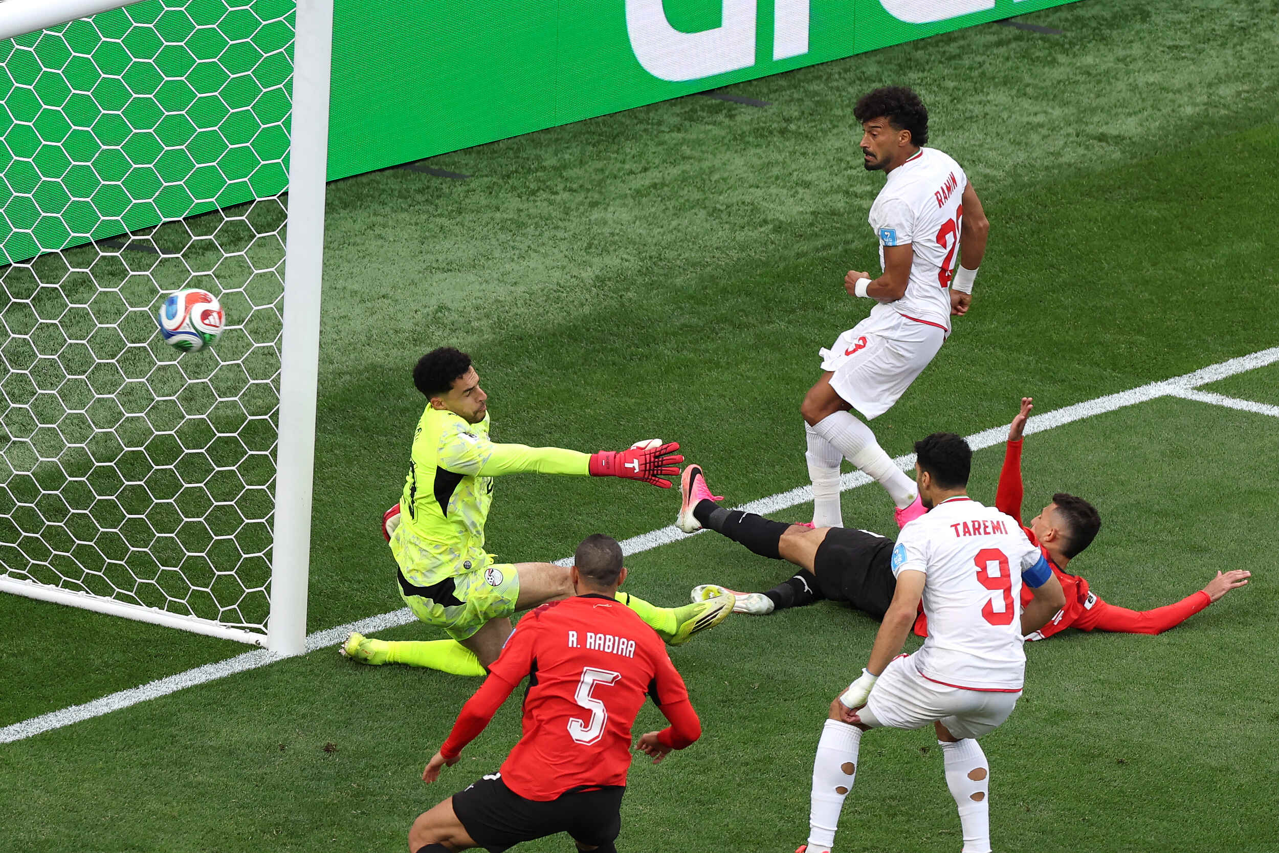 美加墨世界杯：伊朗1-1埃及无缘直接晋级，雷扎伊安获选最佳