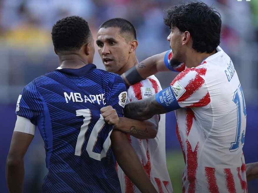 法国1-0险胜巴拉圭,犯规与染黄细节解析