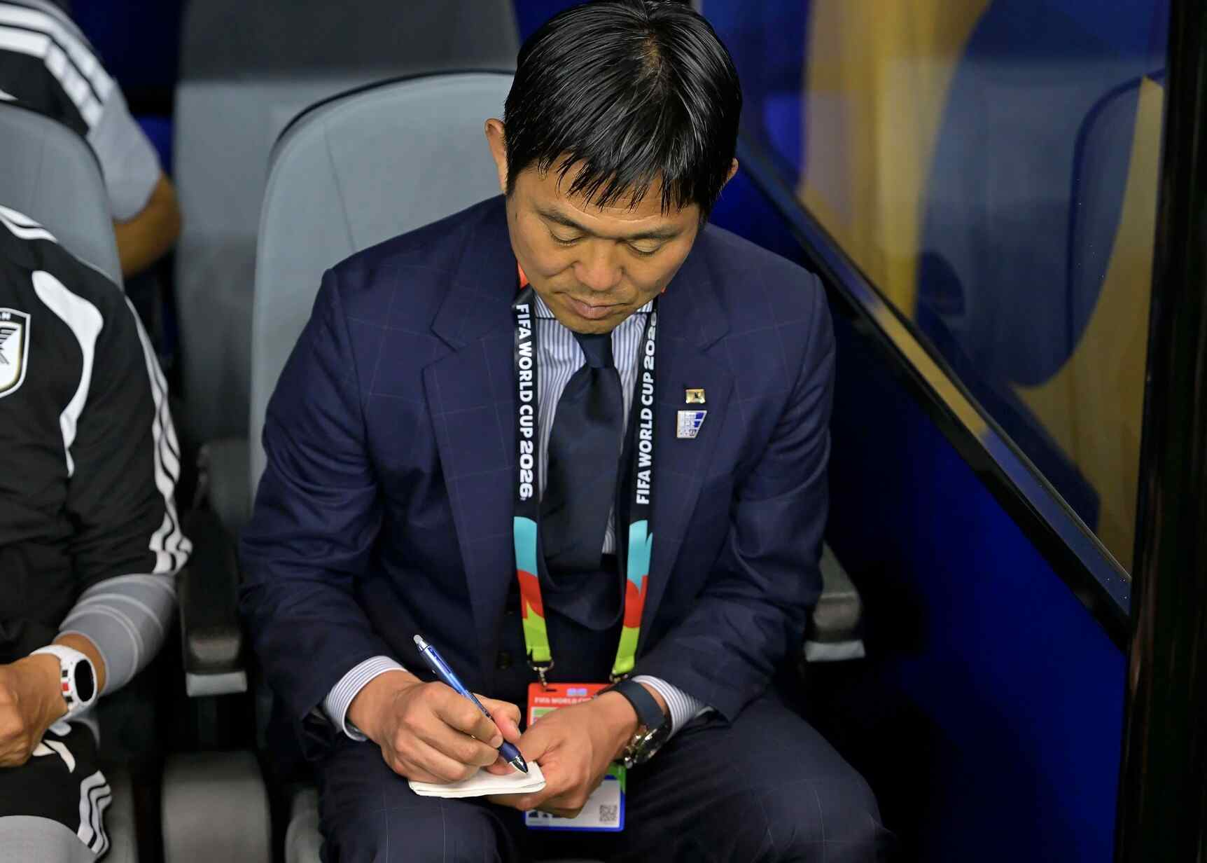 森保一休斯敦发布会:笔记本记战术更记勇气