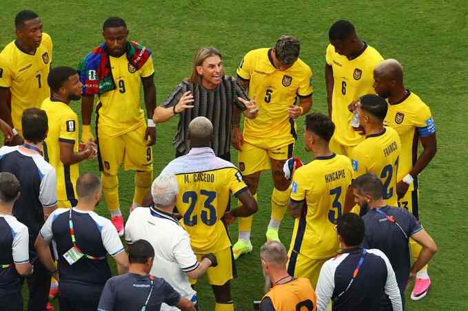 墨西哥主场2-0淘汰厄瓜多尔 E组全出局