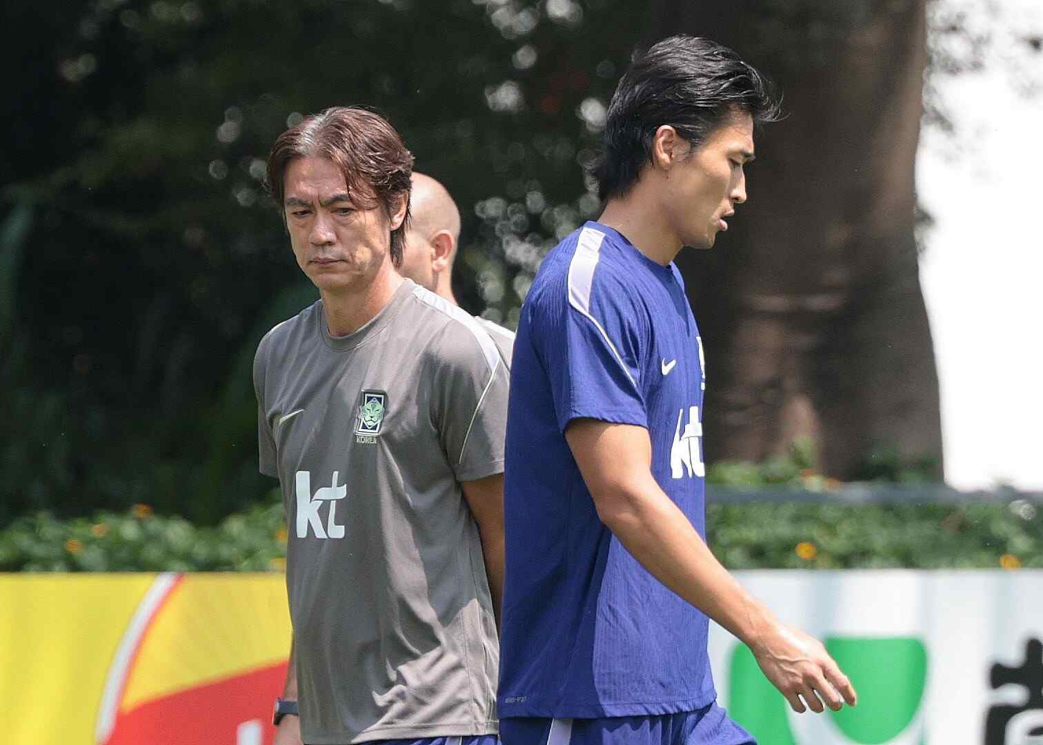 韩队世预赛出局：球员围观乌兹别克比赛神情茫然